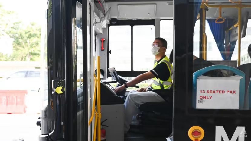 Driverless bus service begins in Ngee Ann Polytechnic, and it’s free ...